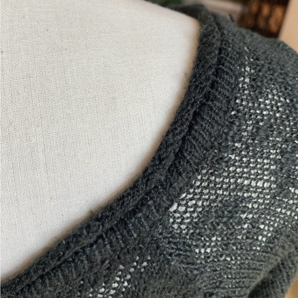 Black Star Pattern Sweater - Picture 5 of 7
